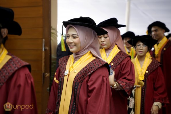 LIPUTAN WISUDA UNPAD GOL 1 TA 2023-2024 SESI VII (109)