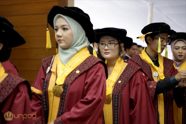 LIPUTAN WISUDA UNPAD GOL 1 TA 2023-2024 SESI VII (110)