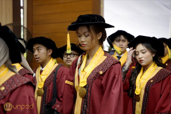 LIPUTAN WISUDA UNPAD GOL 1 TA 2023-2024 SESI VII (114)