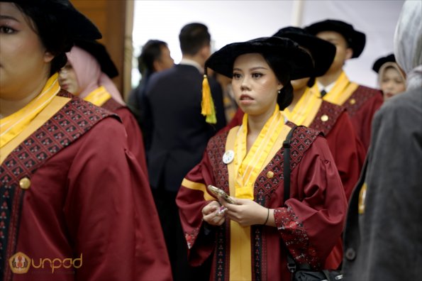 LIPUTAN WISUDA UNPAD GOL 1 TA 2023-2024 SESI VII (118)
