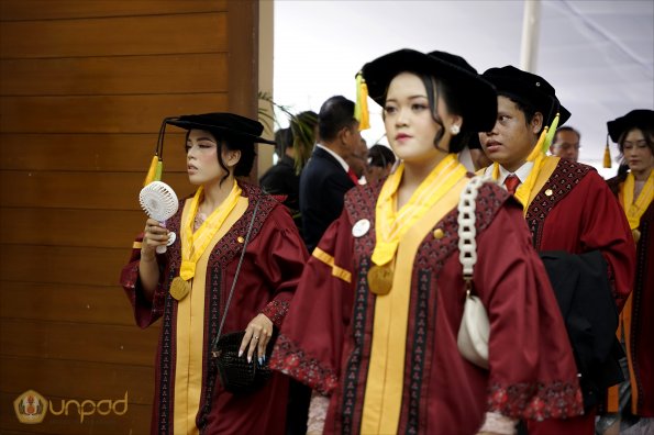 LIPUTAN WISUDA UNPAD GOL 1 TA 2023-2024 SESI VII (120)