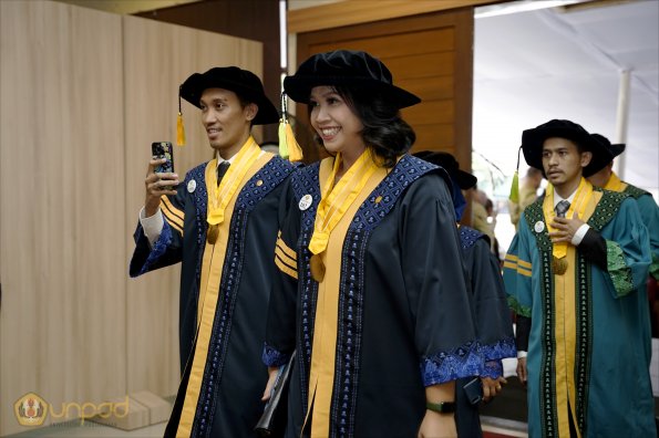LIPUTAN WISUDA UNPAD GOL 1 TA 2023-2024 SESI VII (121)