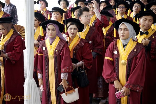 LIPUTAN WISUDA UNPAD GOL 1 TA 2023-2024 SESI VII (128)