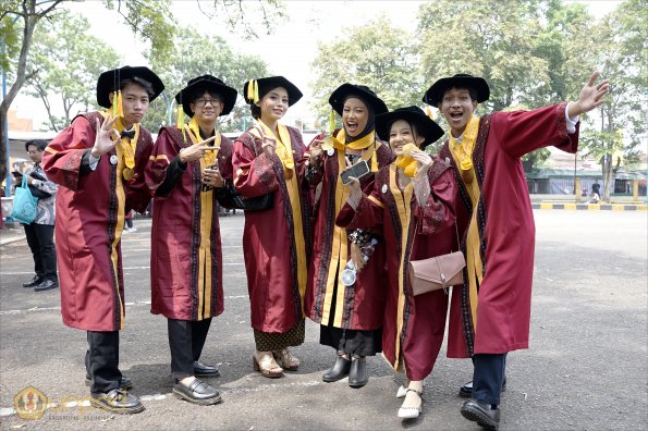 LIPUTAN WISUDA UNPAD GOL 1 TA 2023-2024 SESI VII (131)