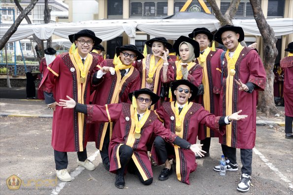LIPUTAN WISUDA UNPAD GOL 1 TA 2023-2024 SESI VII (132)