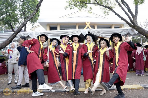 LIPUTAN WISUDA UNPAD GOL 1 TA 2023-2024 SESI VII (133)
