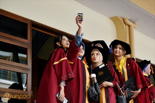 LIPUTAN WISUDA UNPAD GOL 1 TA 2023-2024 SESI VII (23)