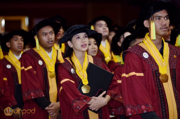 LIPUTAN WISUDA UNPAD GOL 1 TA 2023-2024 SESI VII (27)
