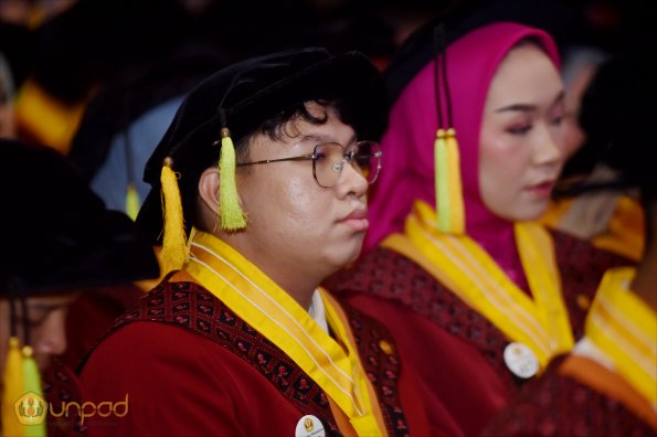 LIPUTAN WISUDA UNPAD GOL 1 TA 2023-2024 SESI VII (29)
