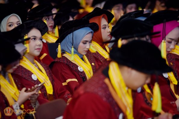 LIPUTAN WISUDA UNPAD GOL 1 TA 2023-2024 SESI VII (39)