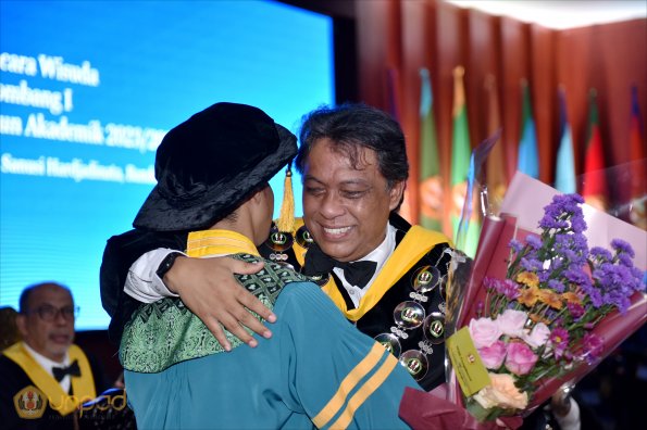 LIPUTAN WISUDA UNPAD GOL 1 TA 2023-2024 SESI VII (47)