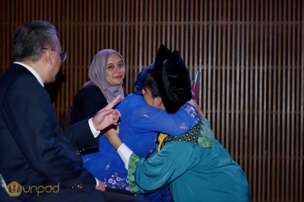LIPUTAN WISUDA UNPAD GOL 1 TA 2023-2024 SESI VII (48)