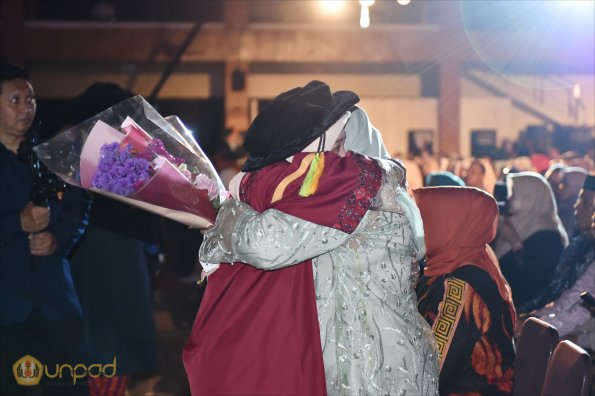LIPUTAN WISUDA UNPAD GOL 1 TA 2023-2024 SESI VII (49)