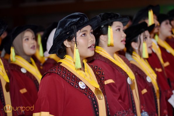 LIPUTAN WISUDA UNPAD GOL 1 TA 2023-2024 SESI VII (52)