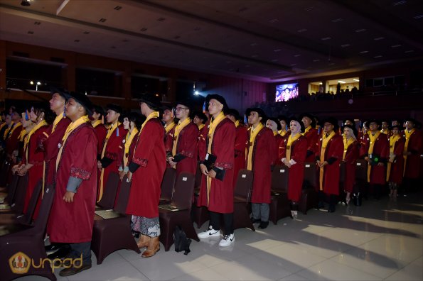 LIPUTAN WISUDA UNPAD GOL 1 TA 2023-2024 SESI VII (54)