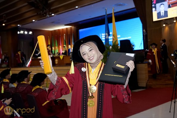 LIPUTAN WISUDA UNPAD GOL 1 TA 2023-2024 SESI VII (55)