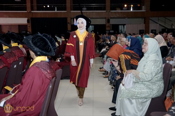 LIPUTAN WISUDA UNPAD GOL 1 TA 2023-2024 SESI VII (56)