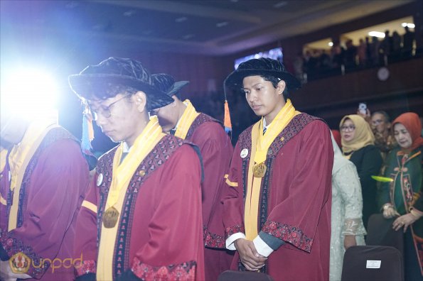 LIPUTAN WISUDA UNPAD GOL 1 TA 2023-2024 SESI VII (58)