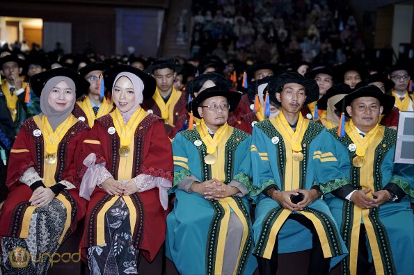 LIPUTAN WISUDA UNPAD GOL 1 TA 2023-2024 SESI VII (60)