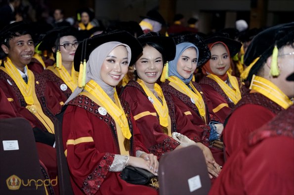 LIPUTAN WISUDA UNPAD GOL 1 TA 2023-2024 SESI VII (77)