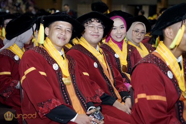 LIPUTAN WISUDA UNPAD GOL 1 TA 2023-2024 SESI VII (78)