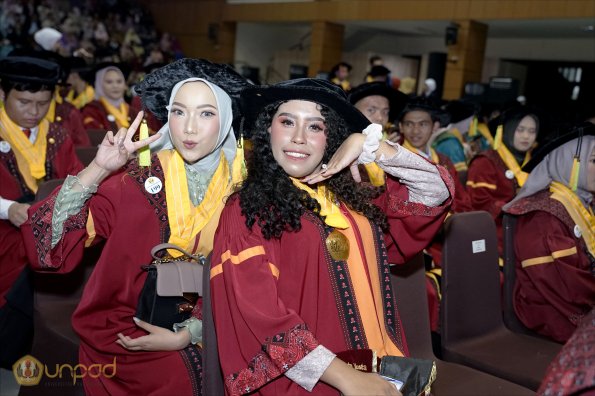 LIPUTAN WISUDA UNPAD GOL 1 TA 2023-2024 SESI VII (84)