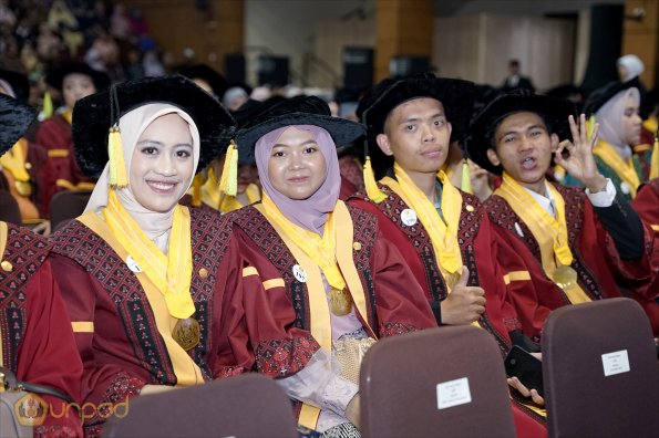 LIPUTAN WISUDA UNPAD GOL 1 TA 2023-2024 SESI VII (87)