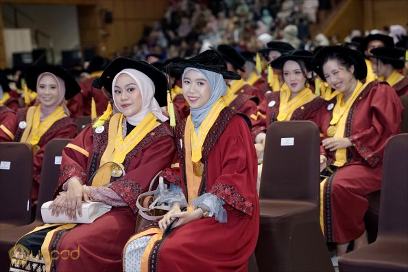 LIPUTAN WISUDA UNPAD GOL 1 TA 2023-2024 SESI VII (94)