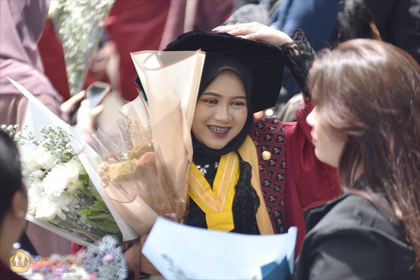 LIPUTAN WISUDA UNPAD GOL 1 TA 2023-2024 SESI VIII (107)