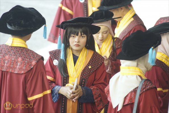 LIPUTAN WISUDA UNPAD GOL 1 TA 2023-2024 SESI VIII (11)