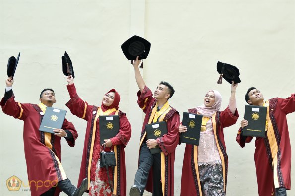 LIPUTAN WISUDA UNPAD GOL 1 TA 2023-2024 SESI VIII (111)