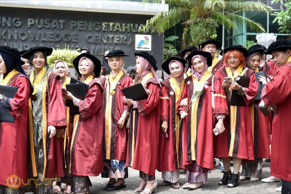 LIPUTAN WISUDA UNPAD GOL 1 TA 2023-2024 SESI VIII (113)