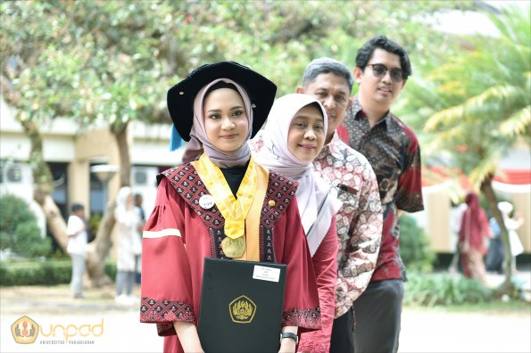 LIPUTAN WISUDA UNPAD GOL 1 TA 2023-2024 SESI VIII (119)