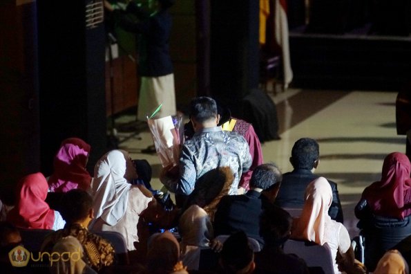 LIPUTAN WISUDA UNPAD GOL 1 TA 2023-2024 SESI VIII (14)