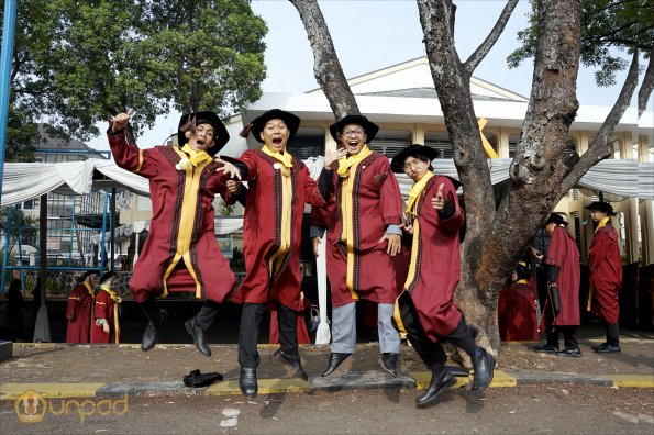 LIPUTAN WISUDA UNPAD GOL 1 TA 2023-2024 SESI VIII (15)