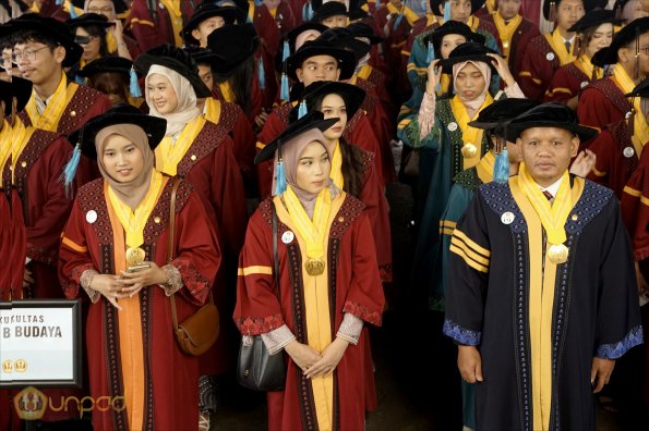 LIPUTAN WISUDA UNPAD GOL 1 TA 2023-2024 SESI VIII (24)