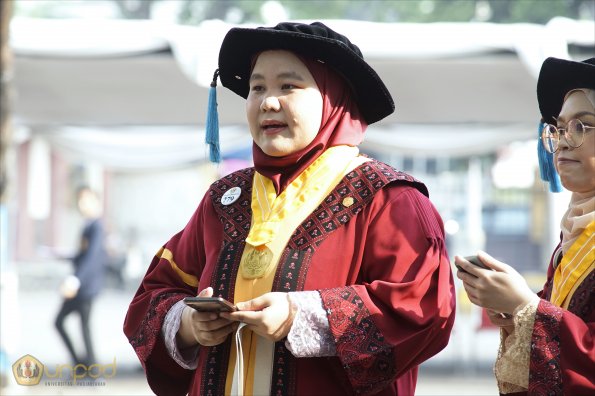 LIPUTAN WISUDA UNPAD GOL 1 TA 2023-2024 SESI VIII (3)