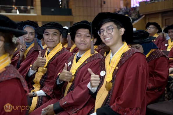 LIPUTAN WISUDA UNPAD GOL 1 TA 2023-2024 SESI VIII (36)