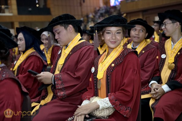 LIPUTAN WISUDA UNPAD GOL 1 TA 2023-2024 SESI VIII (37)
