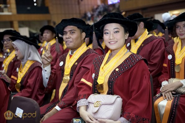 LIPUTAN WISUDA UNPAD GOL 1 TA 2023-2024 SESI VIII (38)