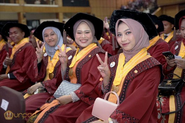LIPUTAN WISUDA UNPAD GOL 1 TA 2023-2024 SESI VIII (41)