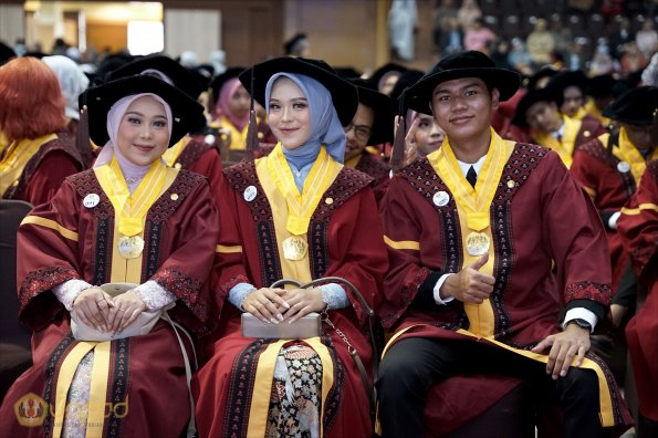 LIPUTAN WISUDA UNPAD GOL 1 TA 2023-2024 SESI VIII (46)