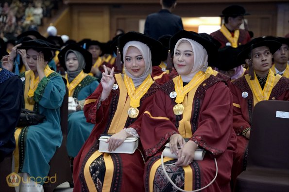 LIPUTAN WISUDA UNPAD GOL 1 TA 2023-2024 SESI VIII (47)