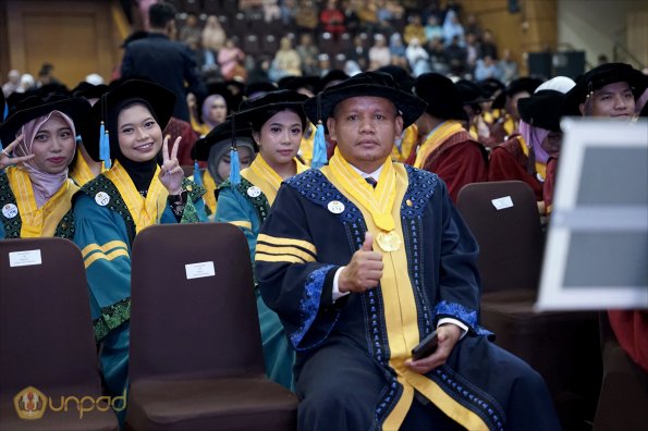 LIPUTAN WISUDA UNPAD GOL 1 TA 2023-2024 SESI VIII (49)