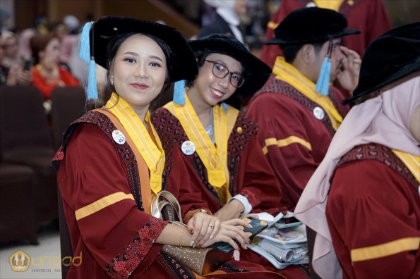 LIPUTAN WISUDA UNPAD GOL 1 TA 2023-2024 SESI VIII (62)