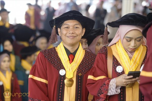 LIPUTAN WISUDA UNPAD GOL 1 TA 2023-2024 SESI VIII (7)