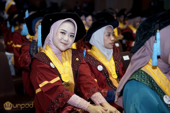 LIPUTAN WISUDA UNPAD GOL 1 TA 2023-2024 SESI VIII (73)