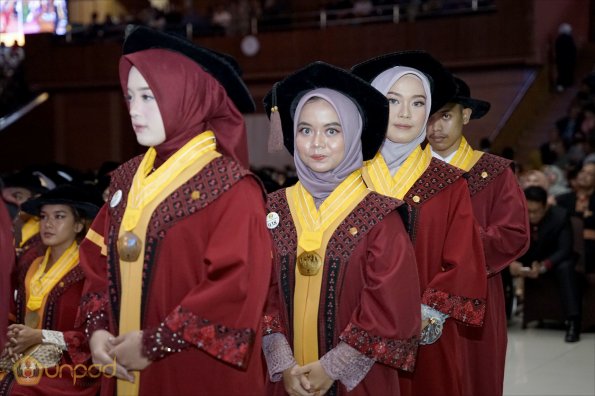 LIPUTAN WISUDA UNPAD GOL 1 TA 2023-2024 SESI VIII (80)