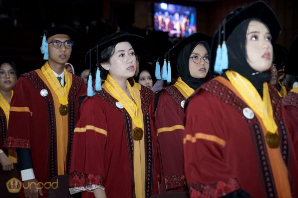 LIPUTAN WISUDA UNPAD GOL 1 TA 2023-2024 SESI VIII (87)