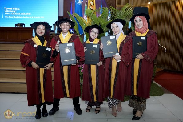 LIPUTAN WISUDA UNPAD GOL 1 TA 2023-2024 SESI VIII (90)